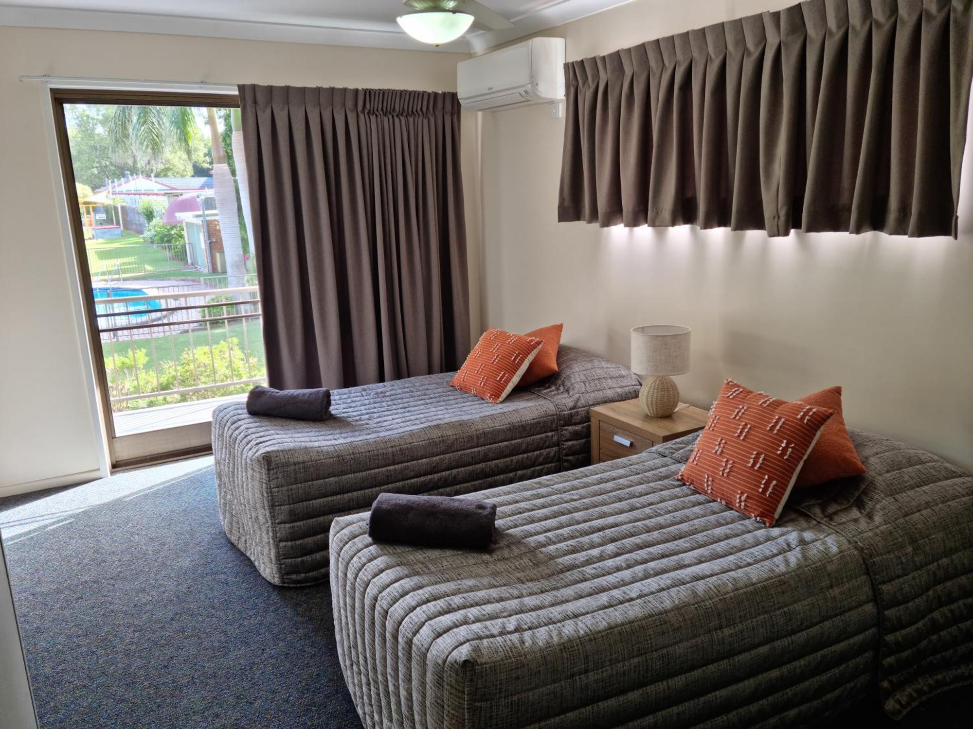 Whiteoaks Motel & Lodges Тувумба Екстер'єр фото